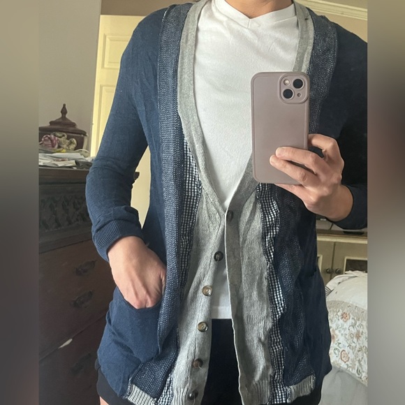 Cardi - Picture 2 of 2